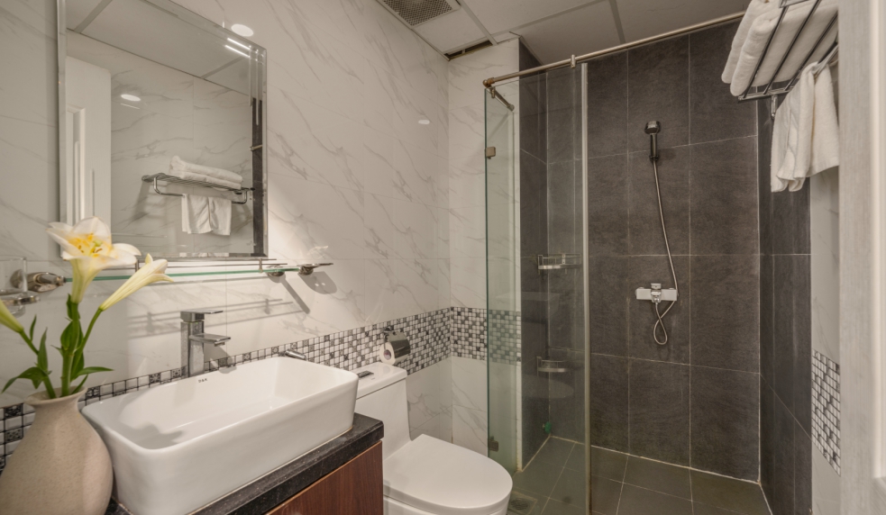 A402 - LUXAURA APARTMENT – LUXURY APARTMENT WITH PRIVATE BBQ GARDEN IN DA NANG