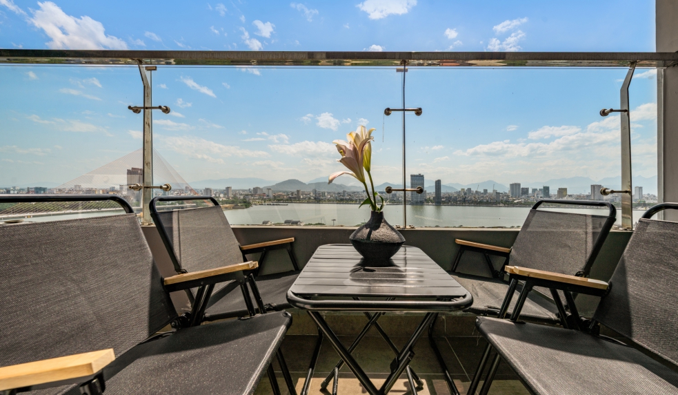 B1535 - Lux 3BR/120m2 Monarchy Apartment Han River view